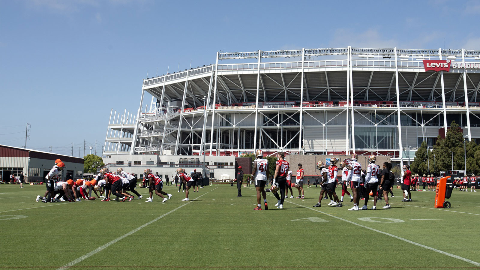 San-Francisco-49ers-practice-during-a-team-OTA-at-Levis-Stadium.jpg